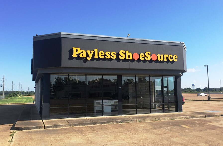 More Photos Of 832 S State St, Clarksdale Freestanding For Lease