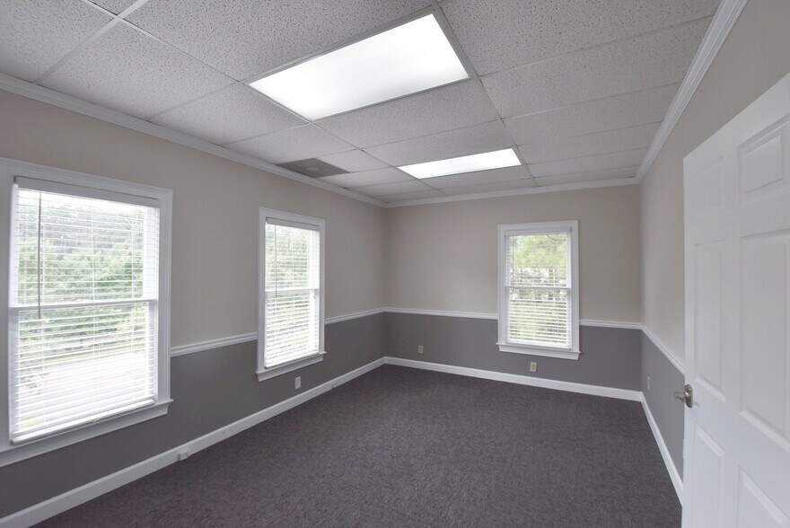 More Photos Of 116 Peachtree Ct, Peachtree City Medical For Lease