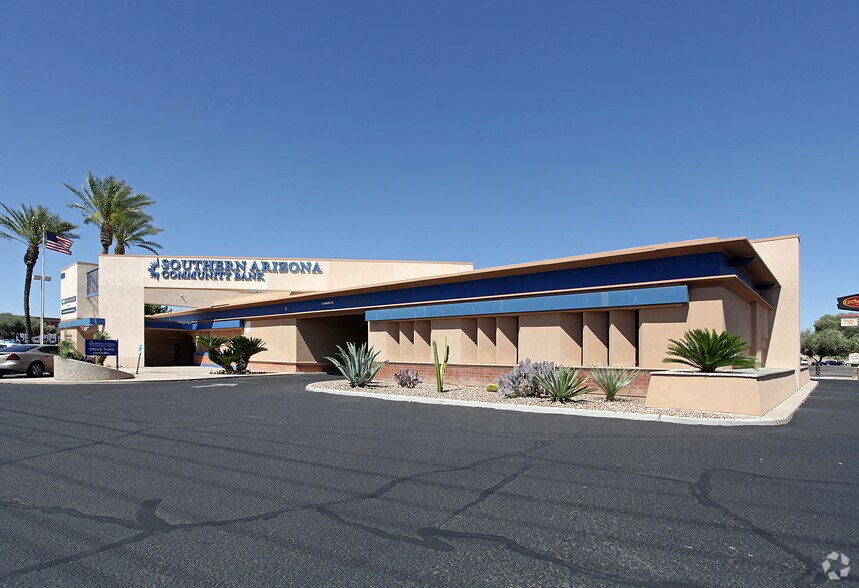 More Photos Of 6440-6488 N Oracle Rd, Tucson Unknown For Lease