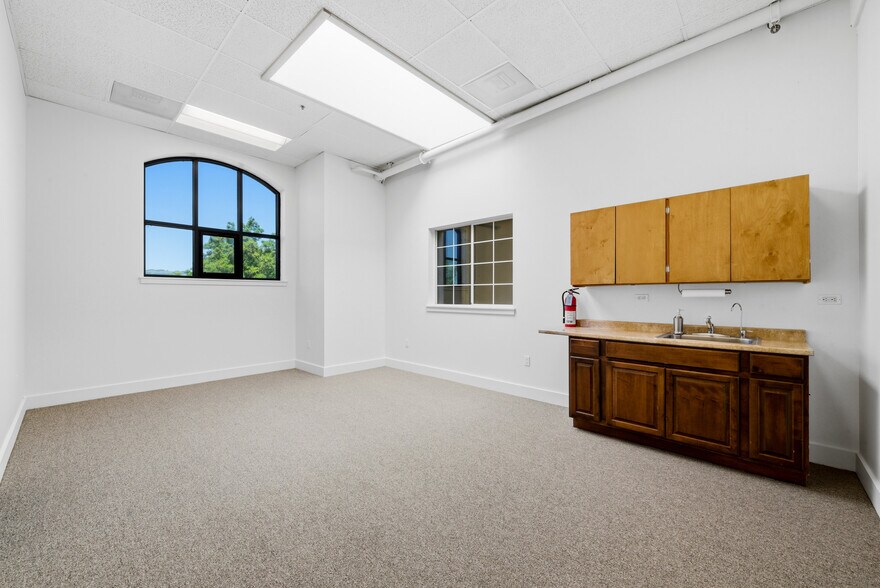More Photos Of 1435 Technology Ln, Petaluma Research And Development For Sale