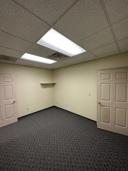 More Photos Of 21150 W Capitol Dr, Brookfield Loft Creative Space For Sale