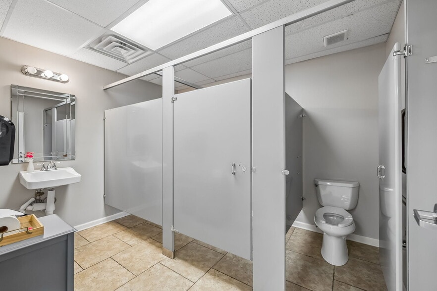 More Photos Of 4500 Nolensville Pike, Nashville Religious Facility For Sale