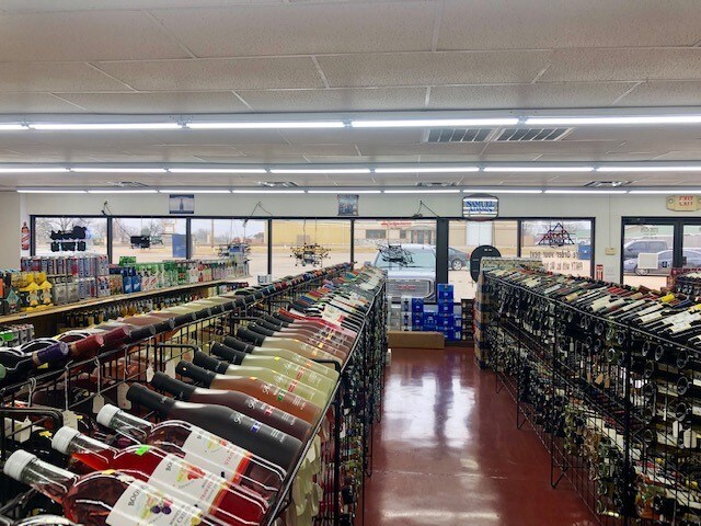 More Photos Of 404-406 W Country Club Rd, Chickasha General Retail For Sale