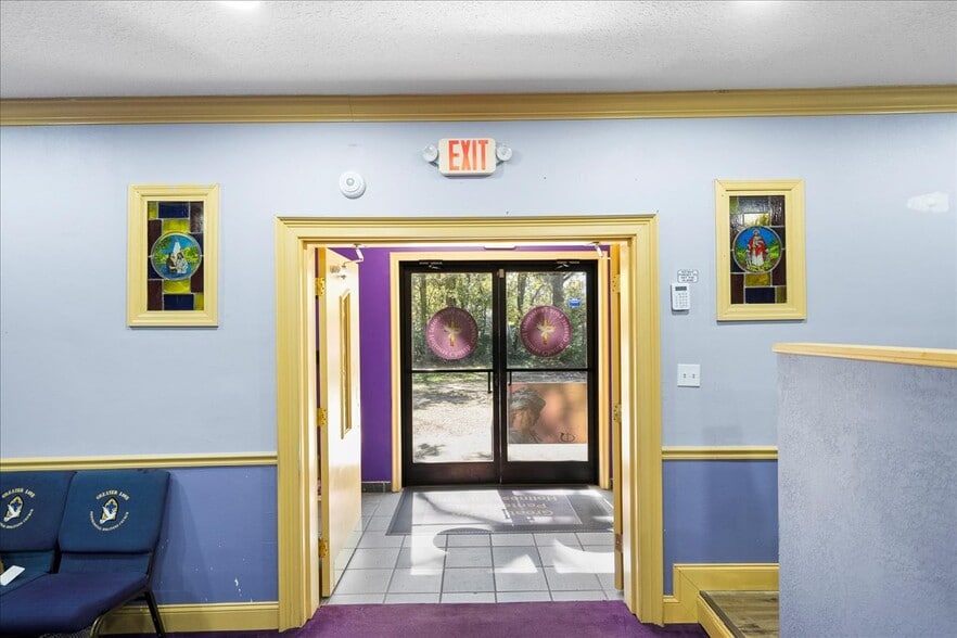 More Photos Of 1434 Oakhurst Ave, Jacksonville Religious Facility For Sale