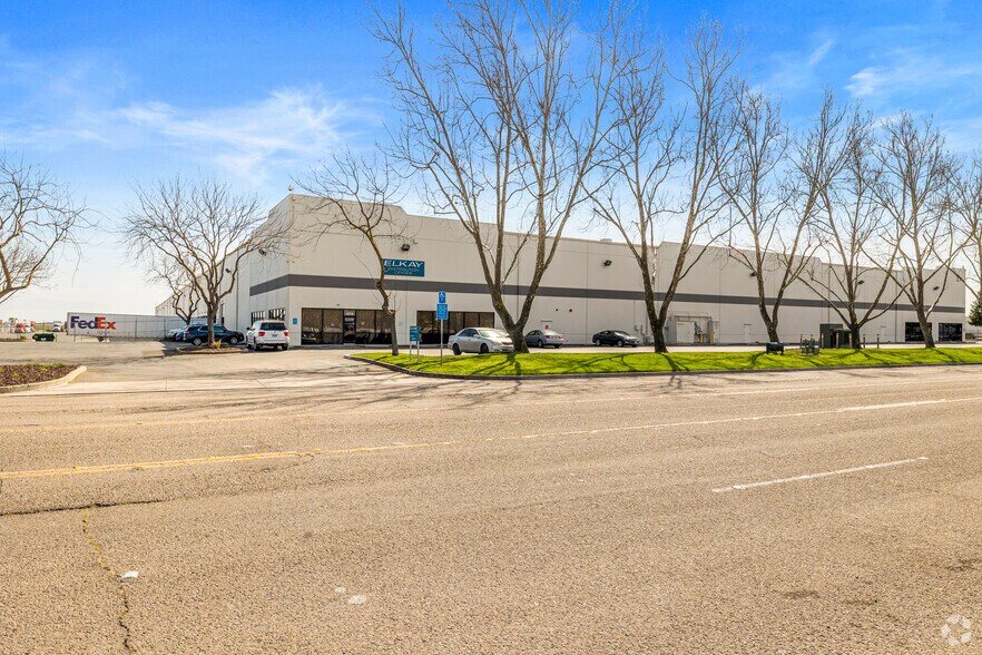 Primary Photo Of 4114 S Airport Way, Stockton Distribution For Lease