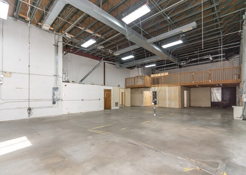 More Photos Of 30 Clematis Ave, Waltham Flex For Sale