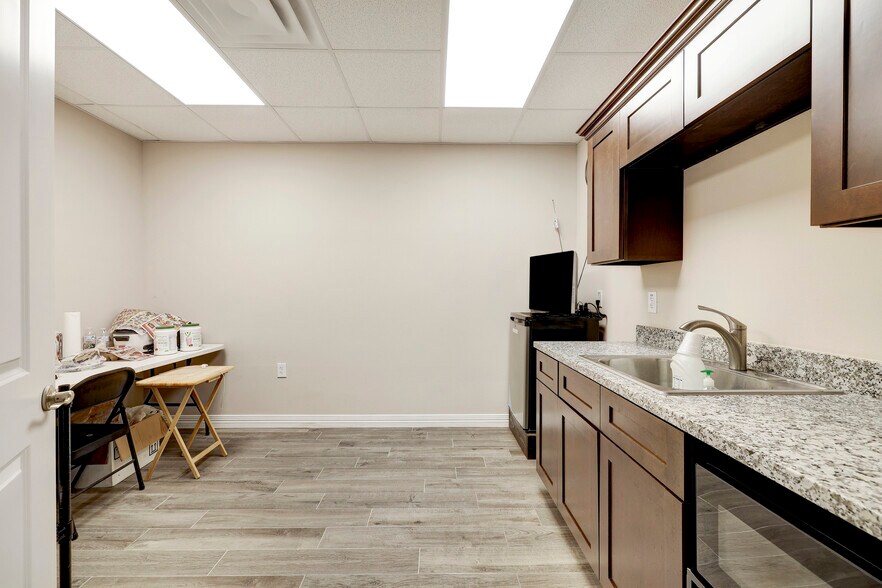 More Photos Of 16310 State Highway 249, Houston Showroom For Lease