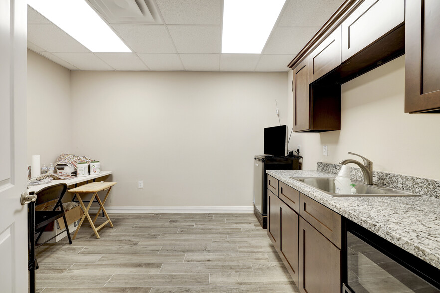 More Photos Of 16310 State Highway 249, Houston Showroom For Sale