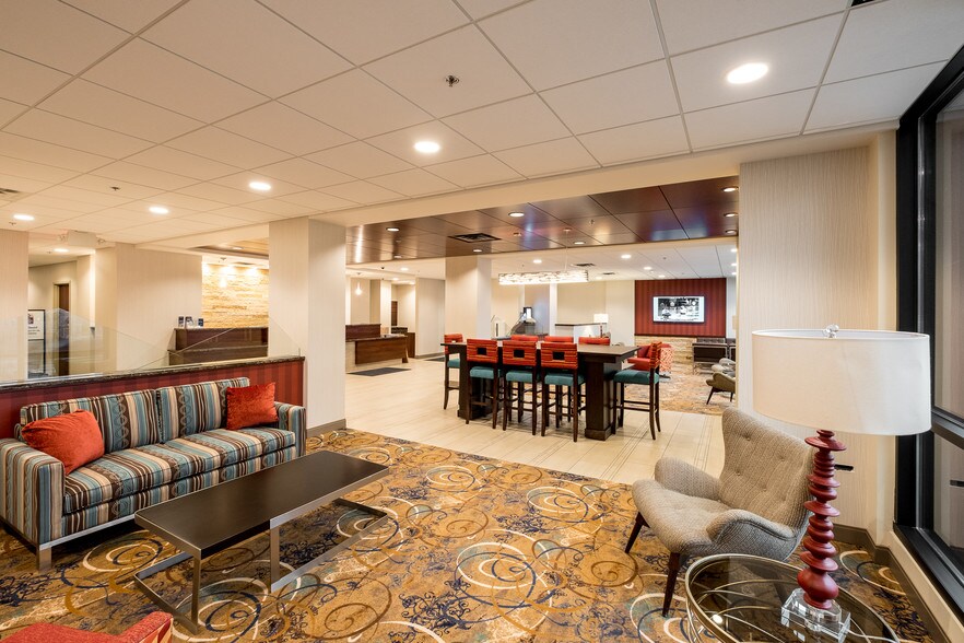 More Photos Of 161 Rondo Ave, Saint Paul Hotel For Lease