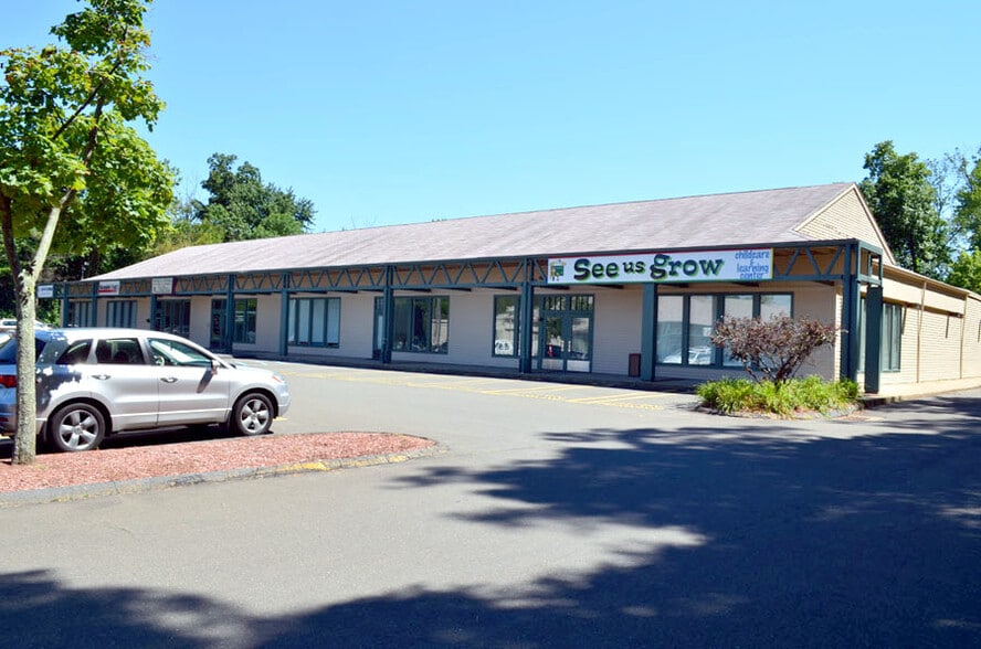 More Photos Of 249-251 W Main St, Branford Unknown For Lease