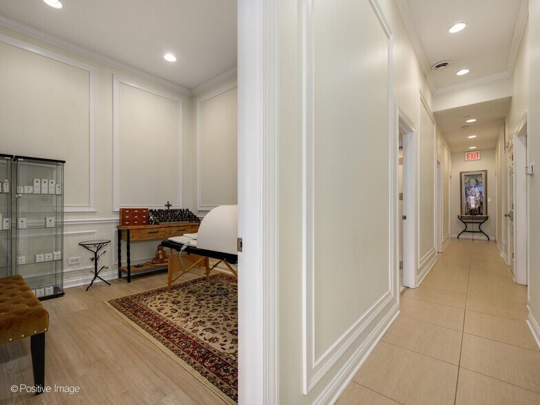 More Photos Of 3248 N Sheffield Ave, Chicago Storefront Retail Residential For Sale