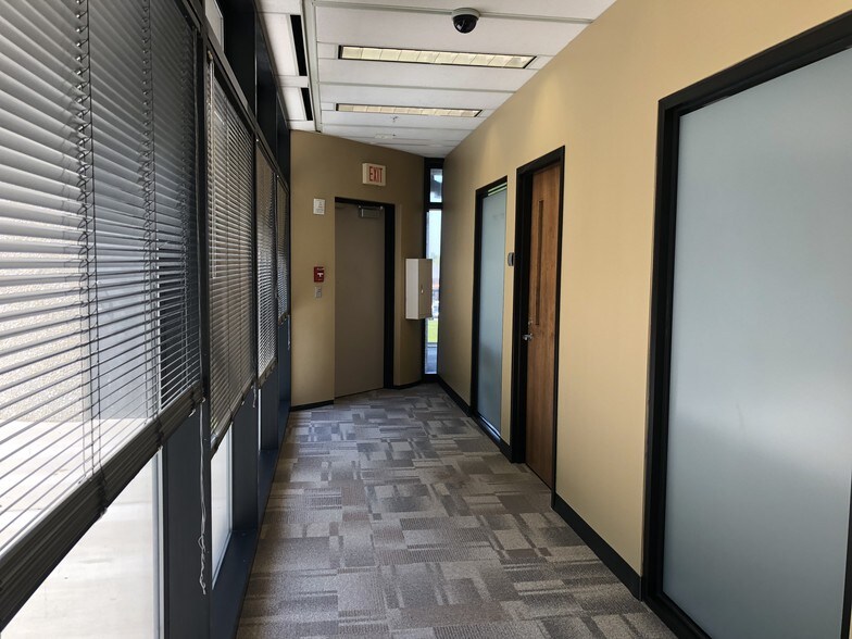More Photos Of 101 Yorkshire Blvd, Lexington Office For Lease
