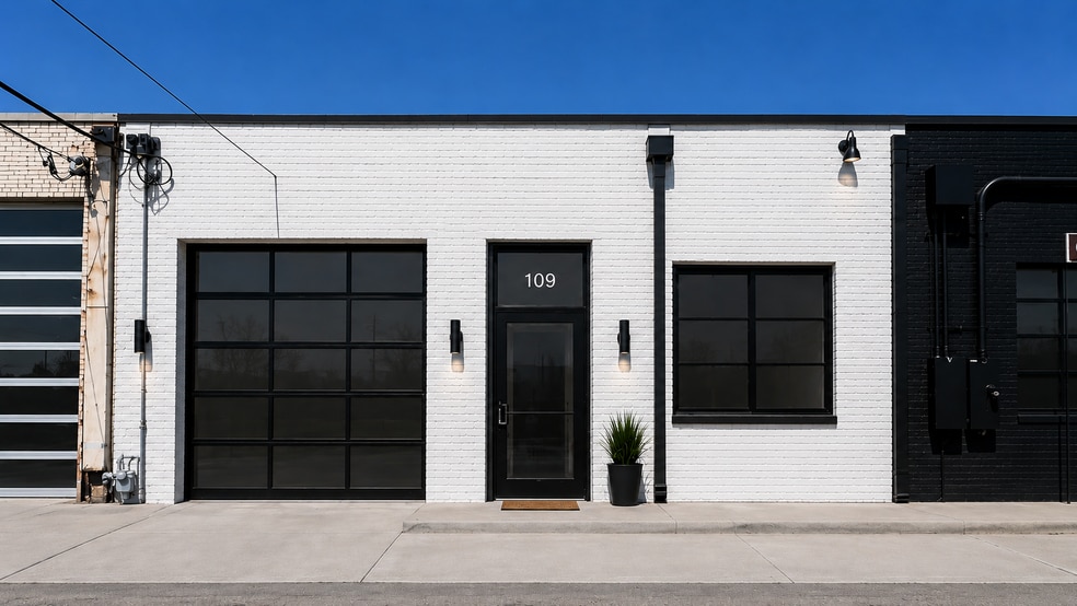 Primary Photo Of 109 Manufacturing St, Dallas Light Manufacturing For Lease