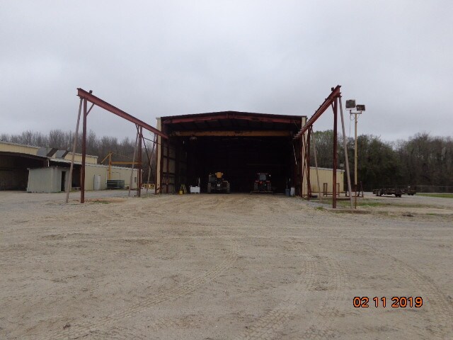 More Photos Of 4703 S Lewis St, New Iberia Warehouse For Lease