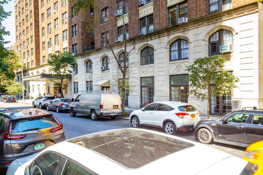 More Photos Of 23 W 73rd St, New York Apartments For Lease