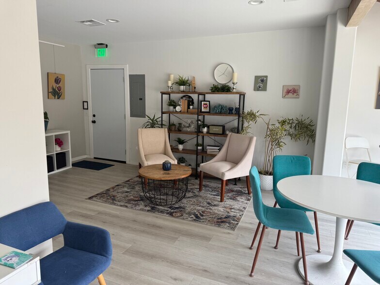 More Photos Of 4312-4320 Voltaire St, San Diego Storefront Retail Office For Lease