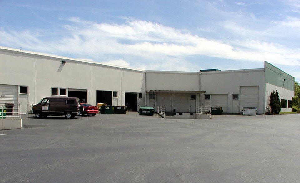 More Photos Of 11807 North Creek Pky S, Bothell Unknown For Lease