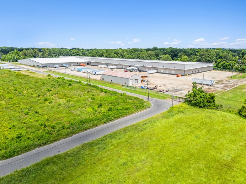 More Photos Of 801 Riverbarge Rd, Monroe Distribution For Sale