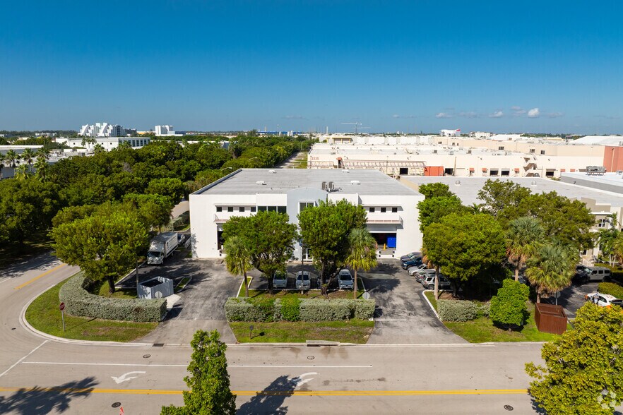 More Photos Of 2100 Nw 102nd Pl, Doral Warehouse For Lease
