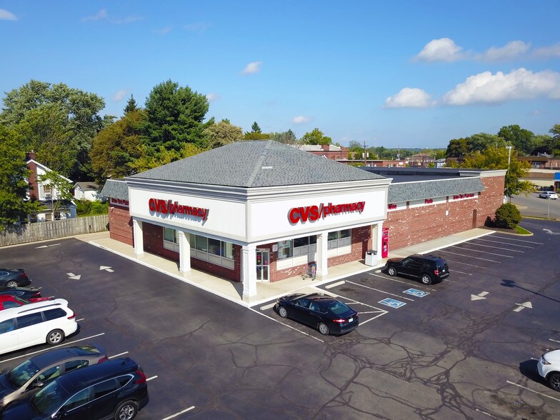 More Photos Of 235 E Cuyahoga Falls Ave, Akron Drugstore For Lease