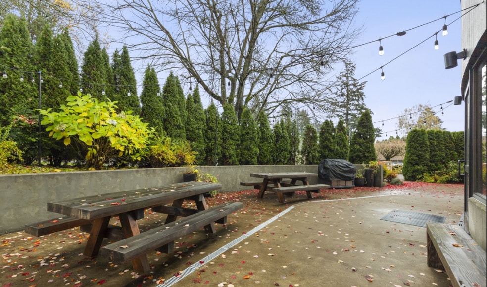 More Photos Of 9200 SW Barnes Rd, Portland Office For Sale