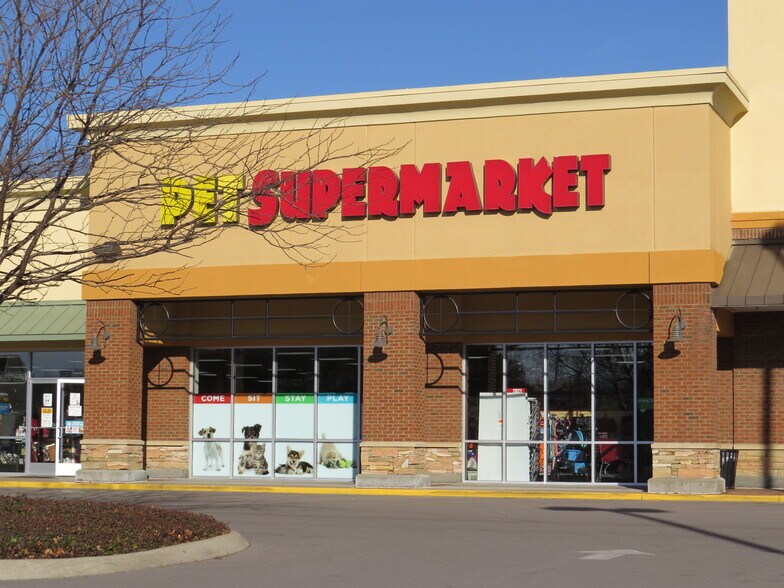 More Photos Of 8008-8038 Hwy 100, Nashville Unknown For Lease