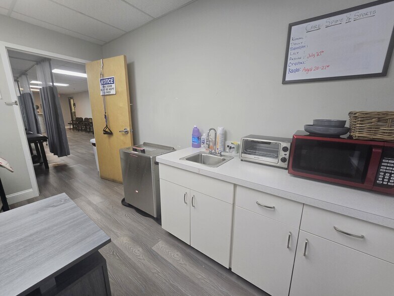 More Photos Of 881 Allwood Rd, Clifton Medical For Lease
