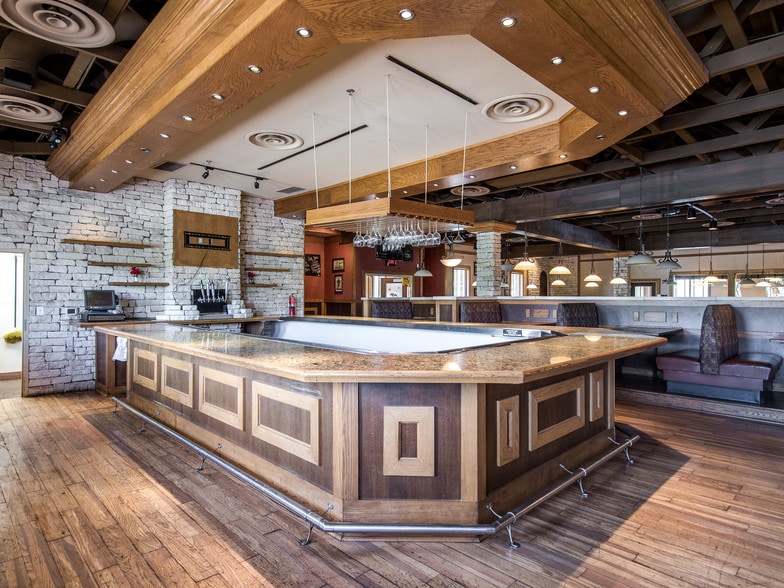 More Photos Of 341 Rockwood Rd, Arden Restaurant For Lease