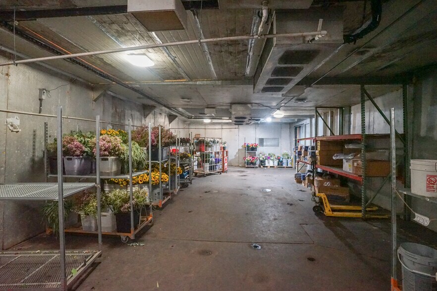 More Photos Of 1302-1310 9th St, Modesto Storefront For Sale