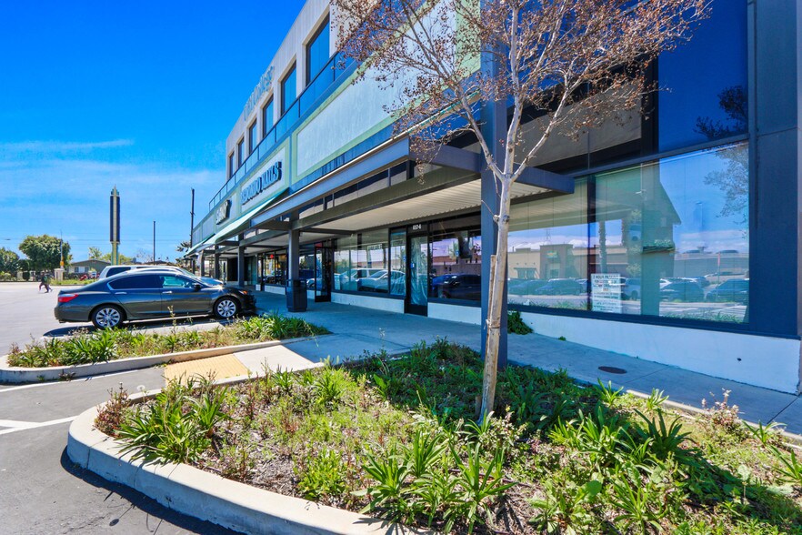 More Photos Of 611 Redondo Beach Blvd, Gardena Unknown For Lease