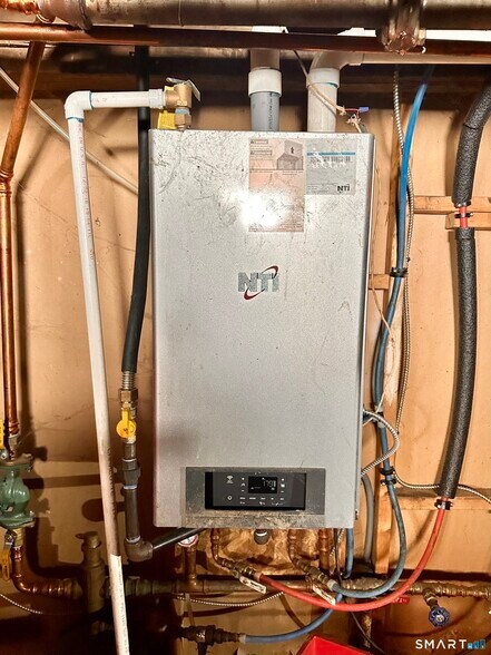 More Photos Of 16-20 Henry St, Hartford Apartments For Sale