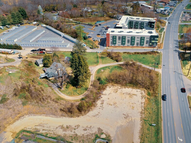 More Photos Of 2236 US 70 Hwy, Swannanoa General Retail For Sale