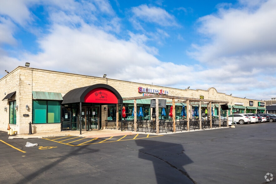 More Photos Of 4926-4940 N River Rd, Schiller Park Freestanding For Sale