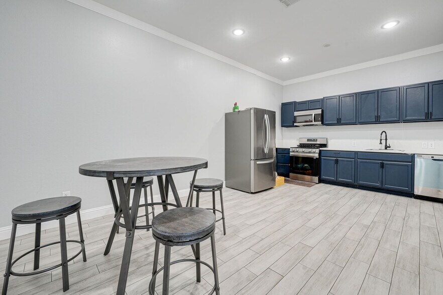 More Photos Of 2661 Walnut Hill Ln, Dallas Auto Dealership For Sale