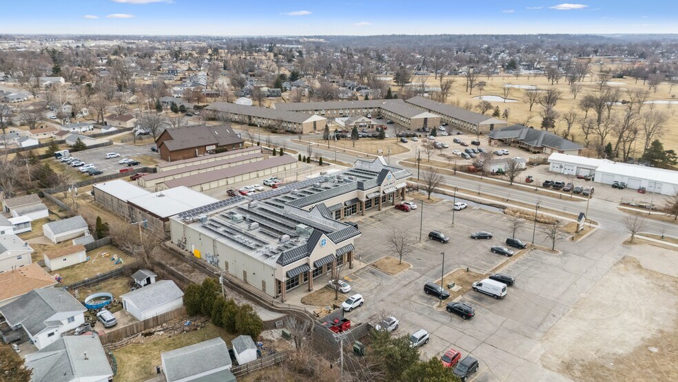More Photos Of 1060 NE Old Marion Rd, Cedar Rapids Freestanding For Sale