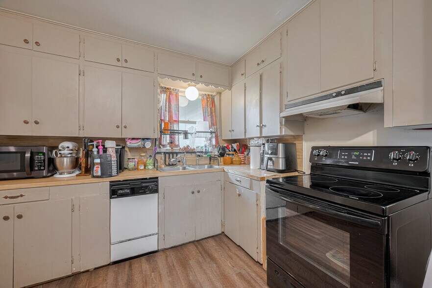 More Photos Of , Wharton Multifamily For Sale