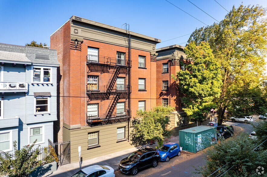Primary Photo Of 2109 NW Irving St, Portland Apartments For Sale