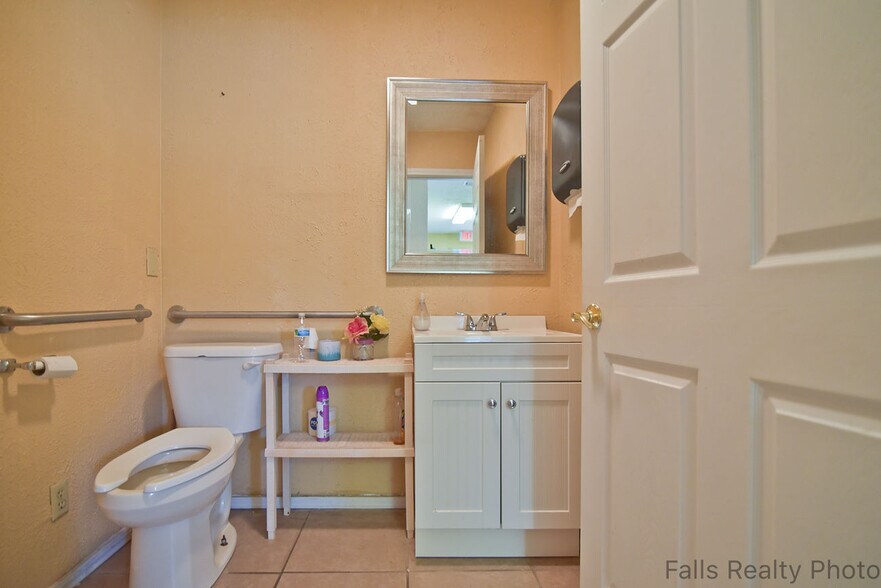 More Photos Of 4500 Kemp Blvd, Wichita Falls General Retail For Sale