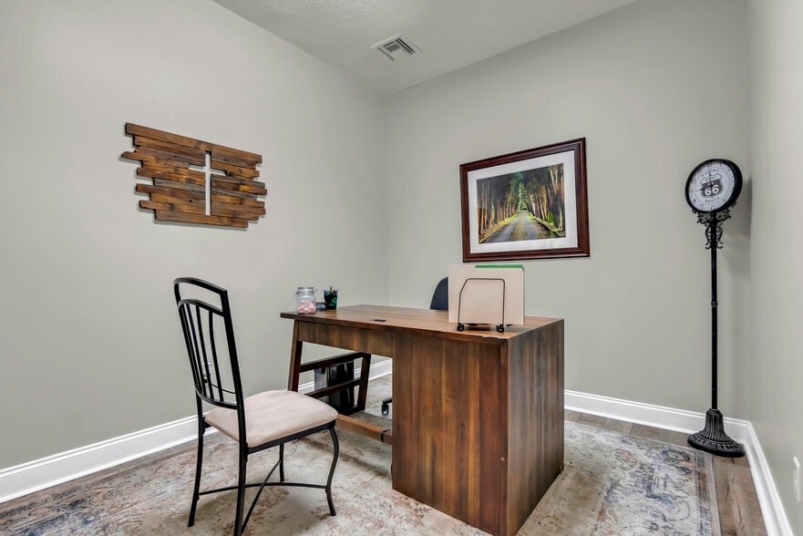 More Photos Of 1501 US Highway 19 S, Leesburg Office For Sale