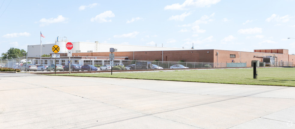 Primary Photo Of 125 Lulu Ln, Statesville Manufacturing For Lease