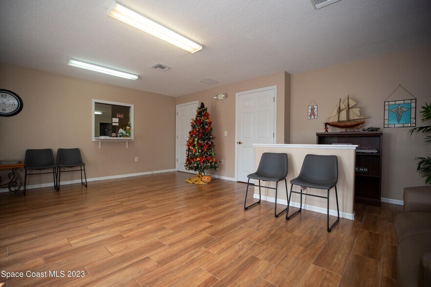 More Photos Of 4030 Minton Rd, Melbourne Office For Sale