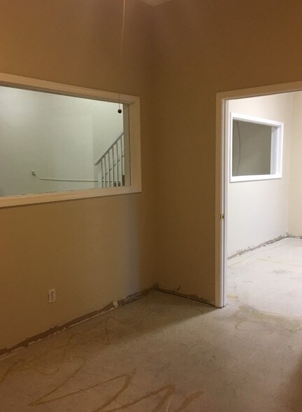 More Photos Of 110 Railroad Ave, Suisun City Flex For Lease