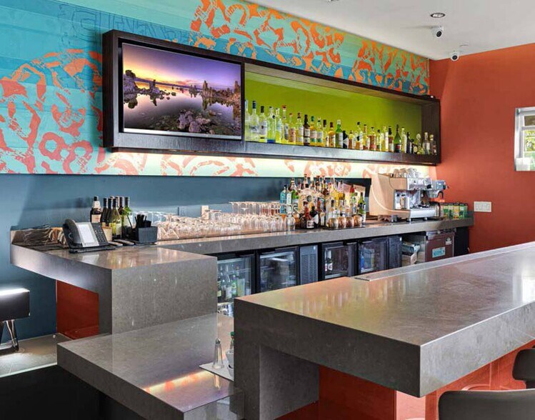 More Photos Of 120 S Reeves Dr, Beverly Hills Hotel For Sale