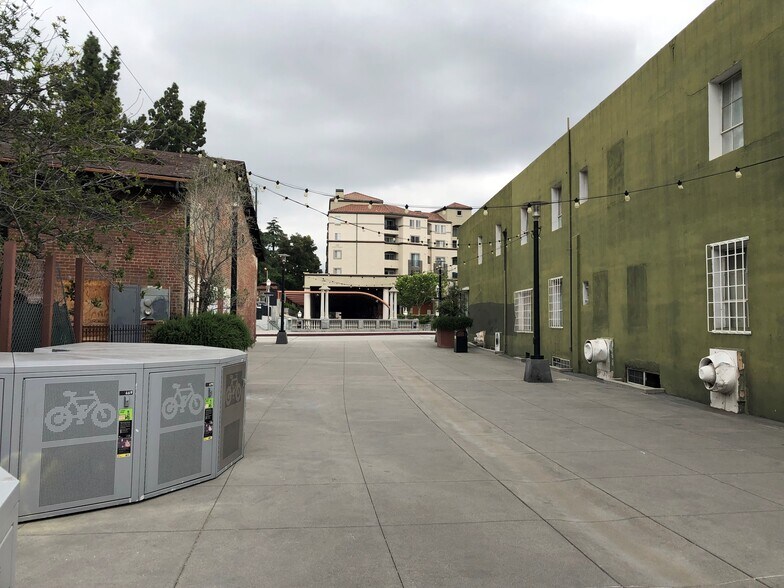 More Photos Of 95 N Arroyo Pky, Pasadena General Retail For Sale