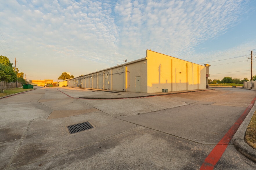 More Photos Of 4915 Fm 2920 Rd, Spring Unknown For Lease