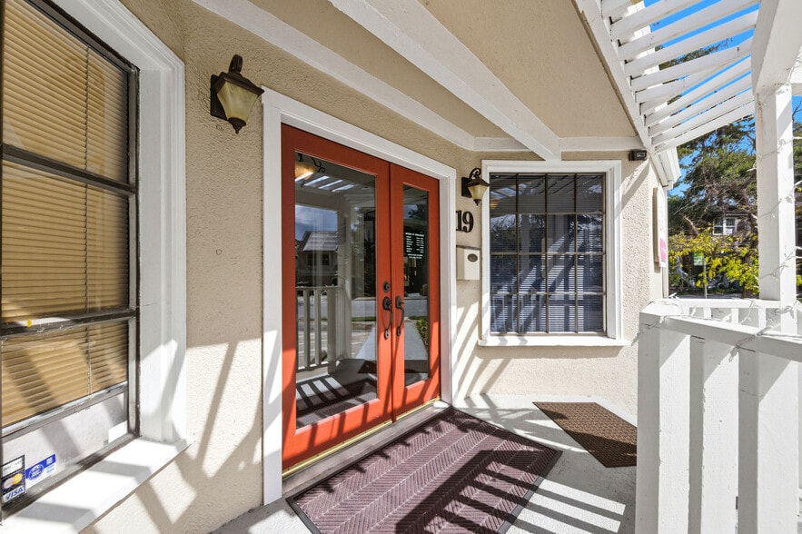 More Photos Of 1021 S El Camino Real, San Mateo Office For Sale