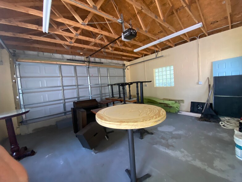 More Photos Of 658 West Ave, Clermont Restaurant For Lease