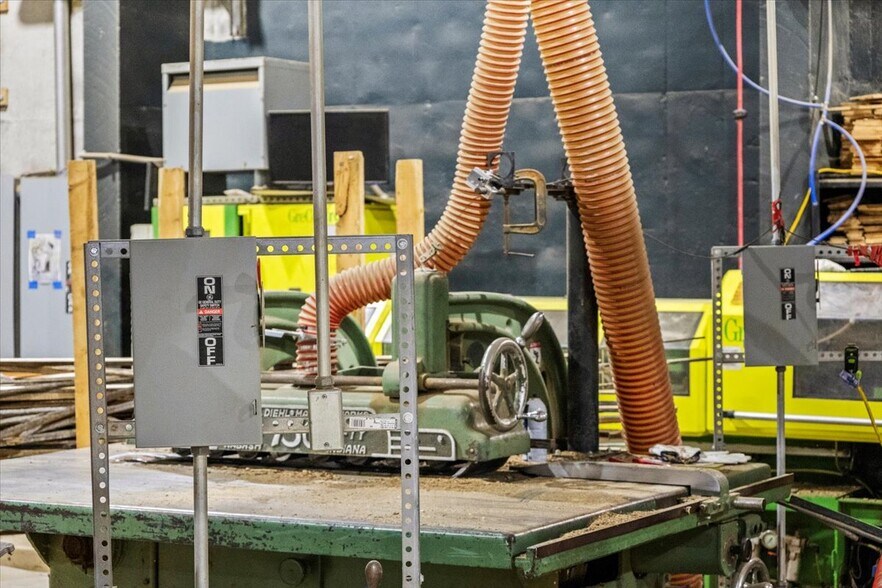 More Photos Of 11085 Baileyton Rd, Greeneville Manufacturing For Lease