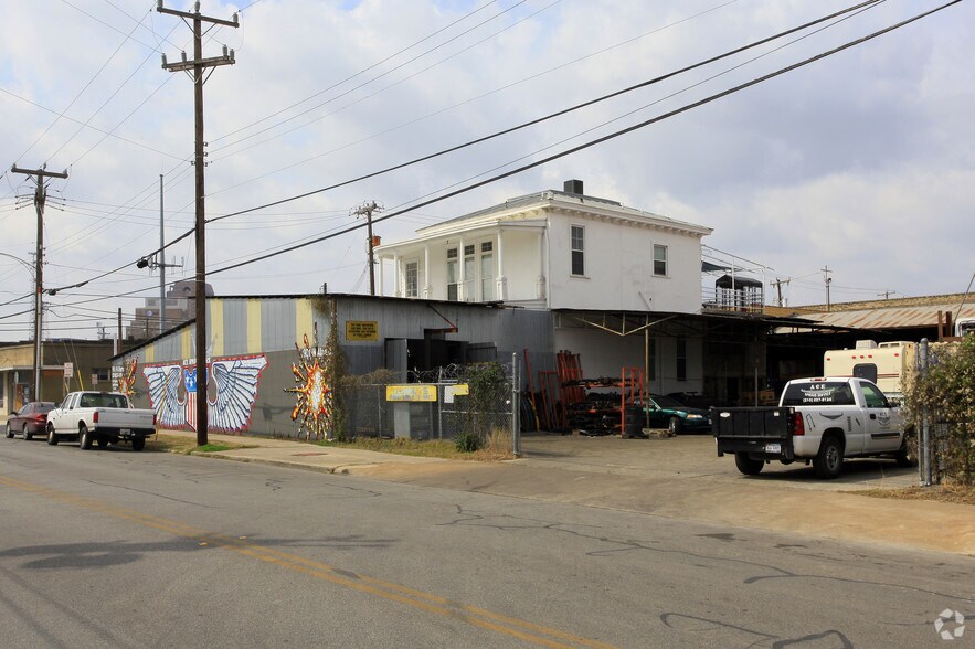 More Photos Of 901 N Alamo St, San Antonio Service For Sale