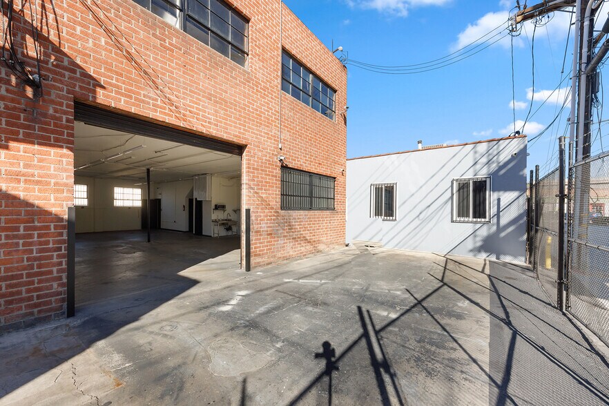 More Photos Of 3814 Willat Ave, Culver City Warehouse For Lease